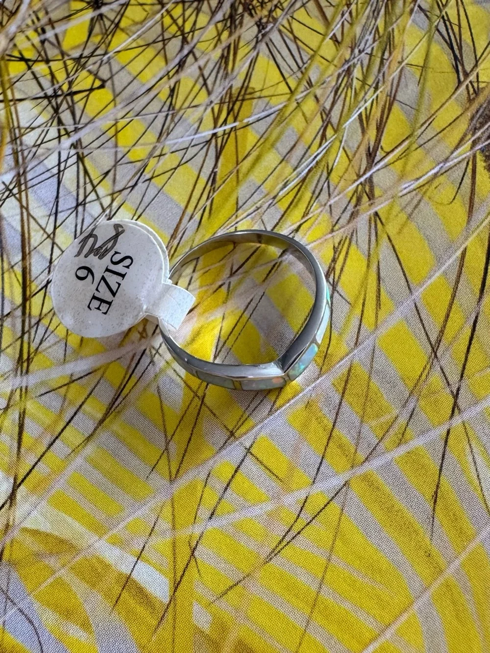 NWOT-925 Sterling Silver with inlaid White-Opal 💍 Ring.Size:6”